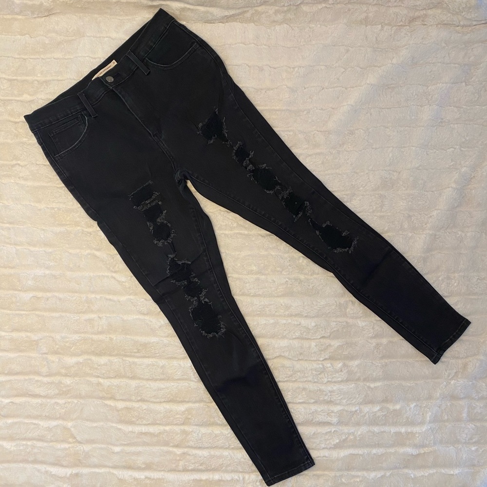 Levi Distressed High-Rise Skinny Jeans